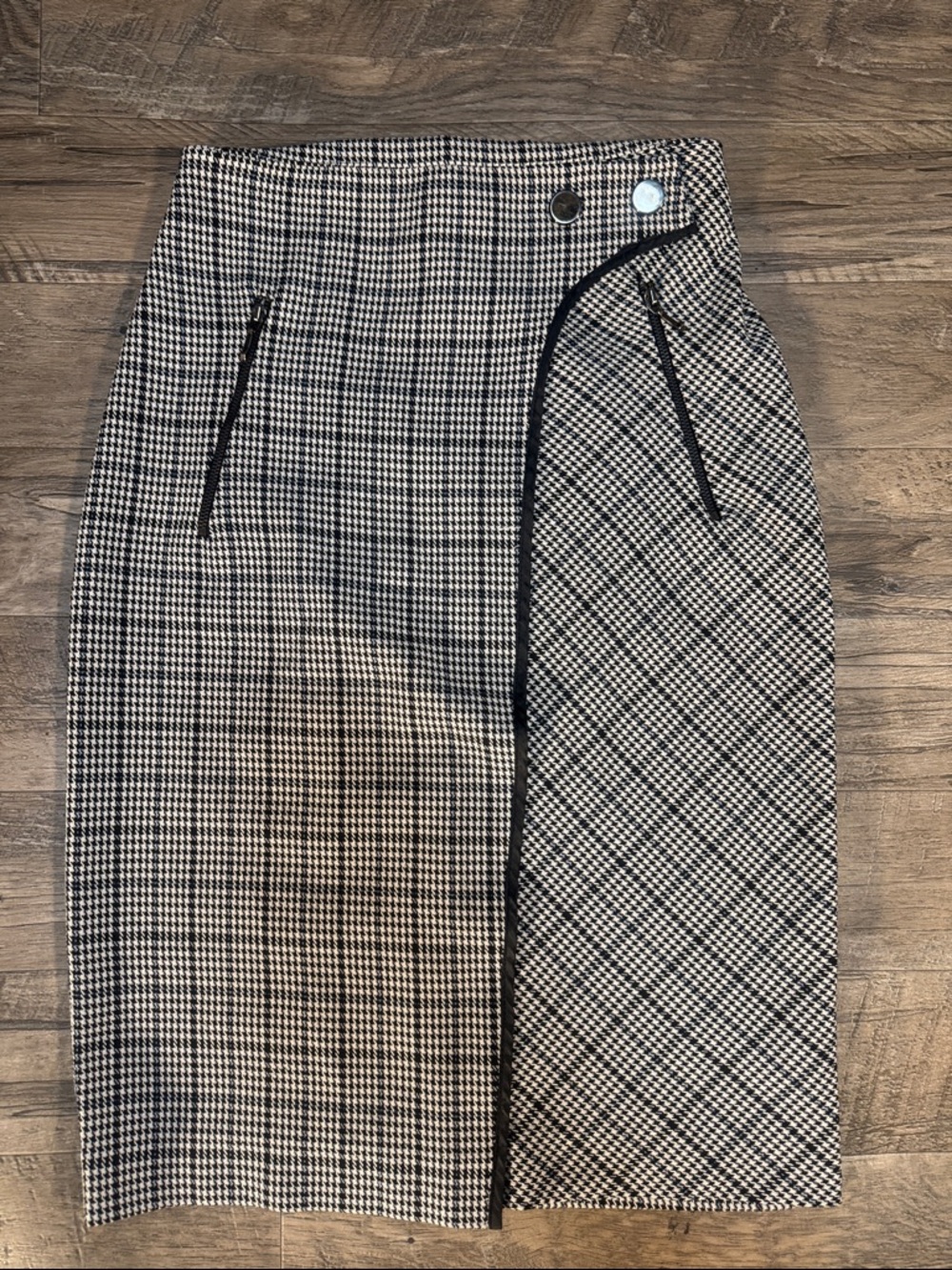 Zara Black White and Blue Houndstooth Skirt - Size S